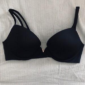 Victoria’s Secret Very Sexy Plunge Push up bra